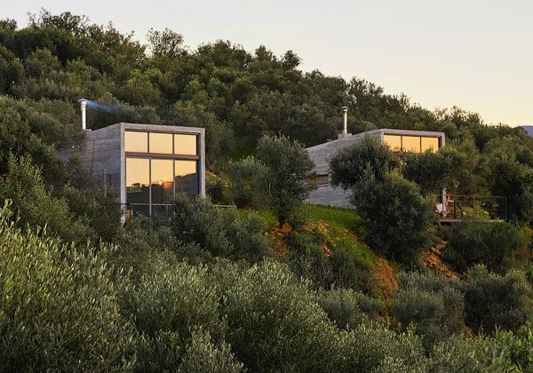 Greek Cabin in the Spirit of Le Corbusier