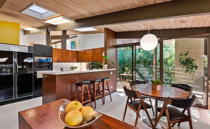 Modernist architecture. Woodland Hills A. Quincy Jones interior. 