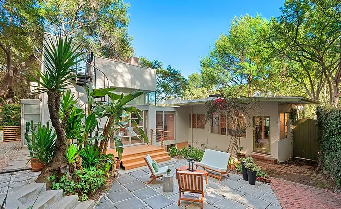 Back patio of a Hollywood Hills Streamline Moderne home by William Kesling