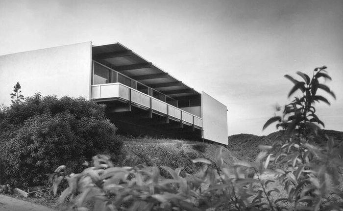 Richard Neutra The Adler House Photo by Julius Shulman