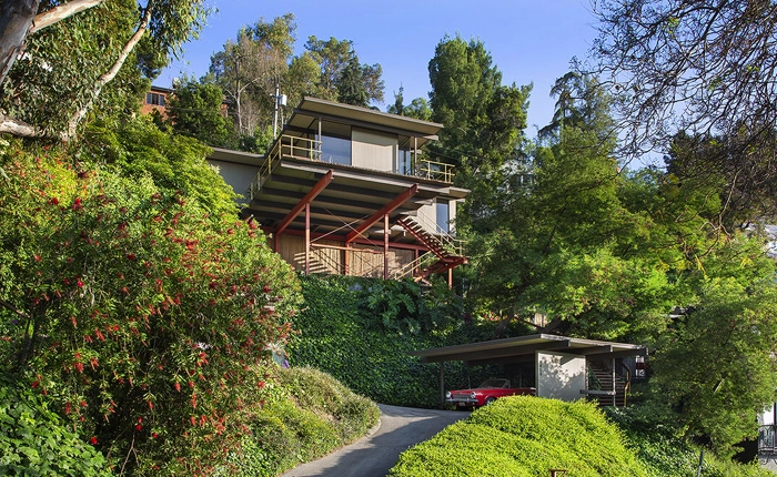 Mid-Century Silver Lake Raul Garduno-Heiser House perchedhigh in the hills.