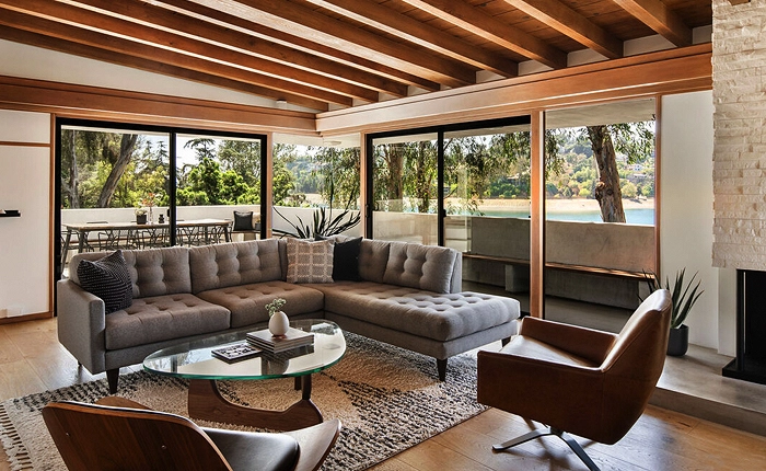 Living room of the Silver Lake Architectural Home by Eric Lloyd Wright overlooking the lake.