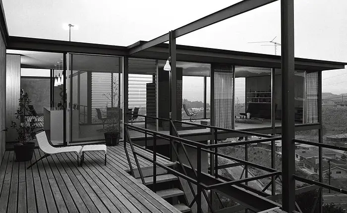 Craig Ellwood mid-century modern steel house in Crestwood Hills
