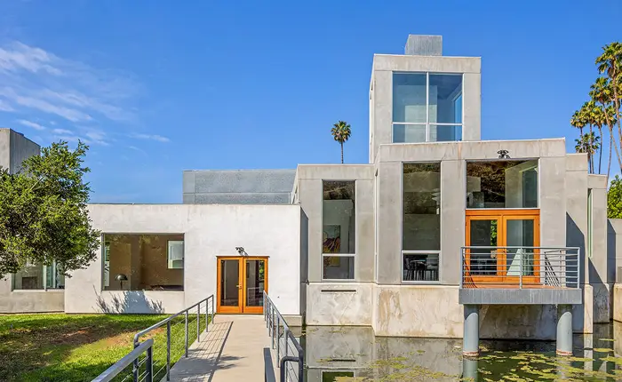 frank-gehry-sirmai-peterson-house-1