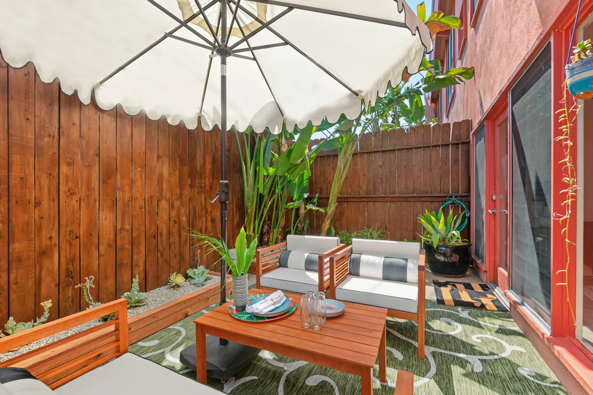 mid-century-edward-fickett-condo-16hi