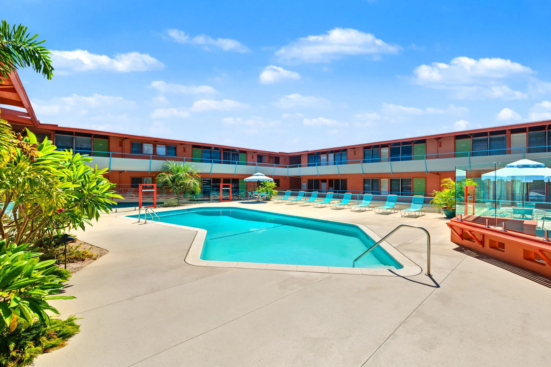 mid-century-edward-fickett-condo-17hi