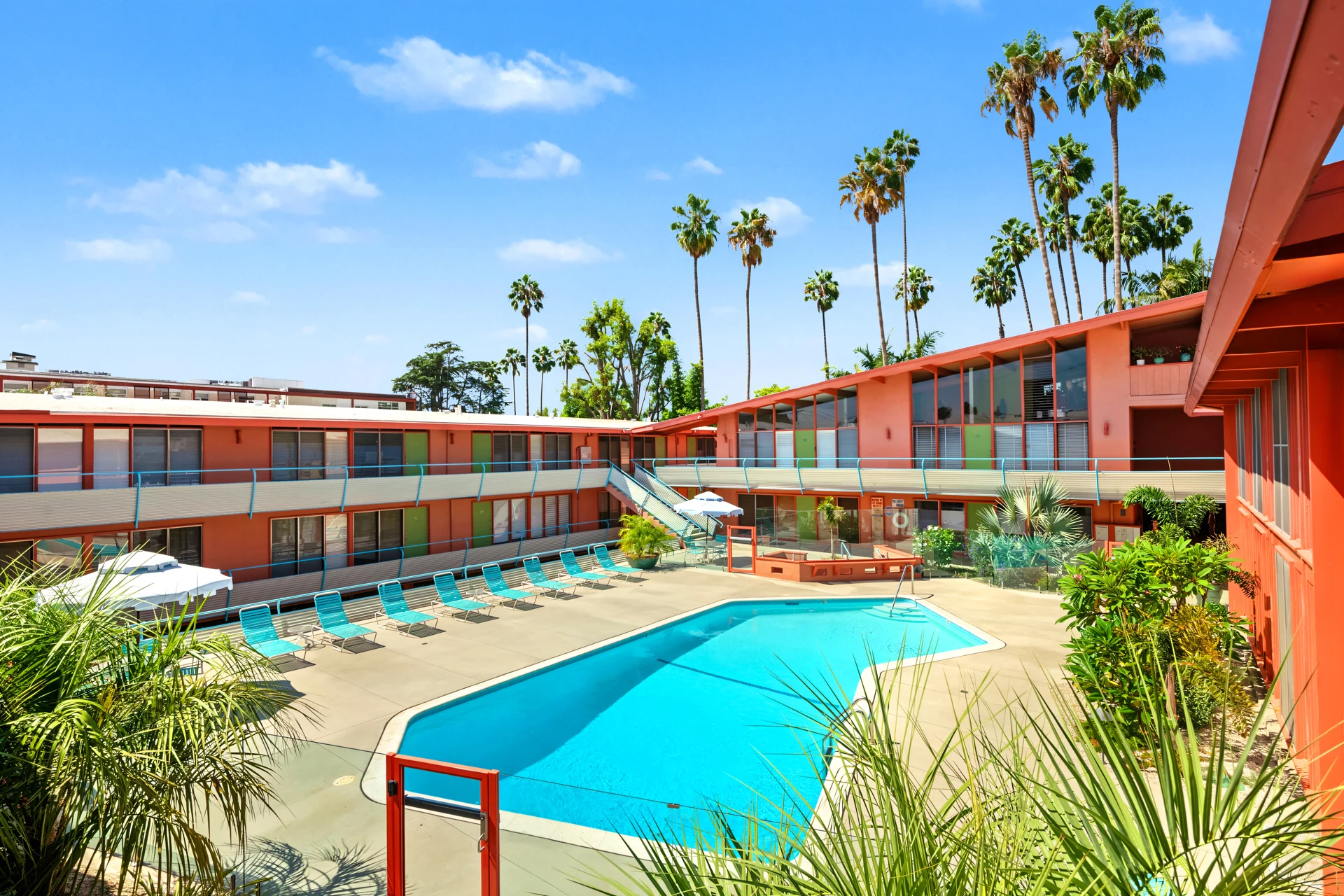 mid-century-edward-fickett-condo-22hi