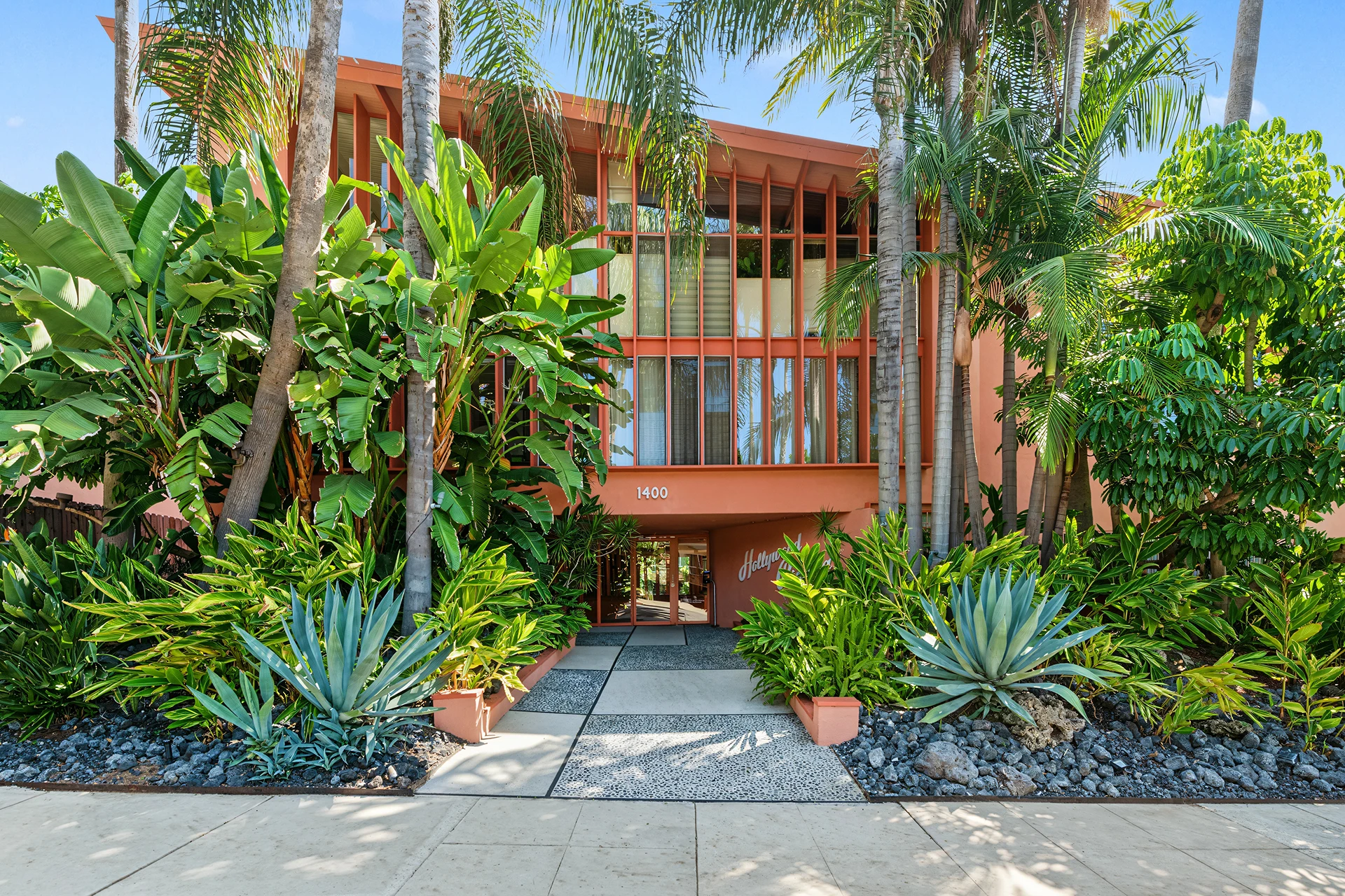 mid-century-edward-fickett-condo-2hi
