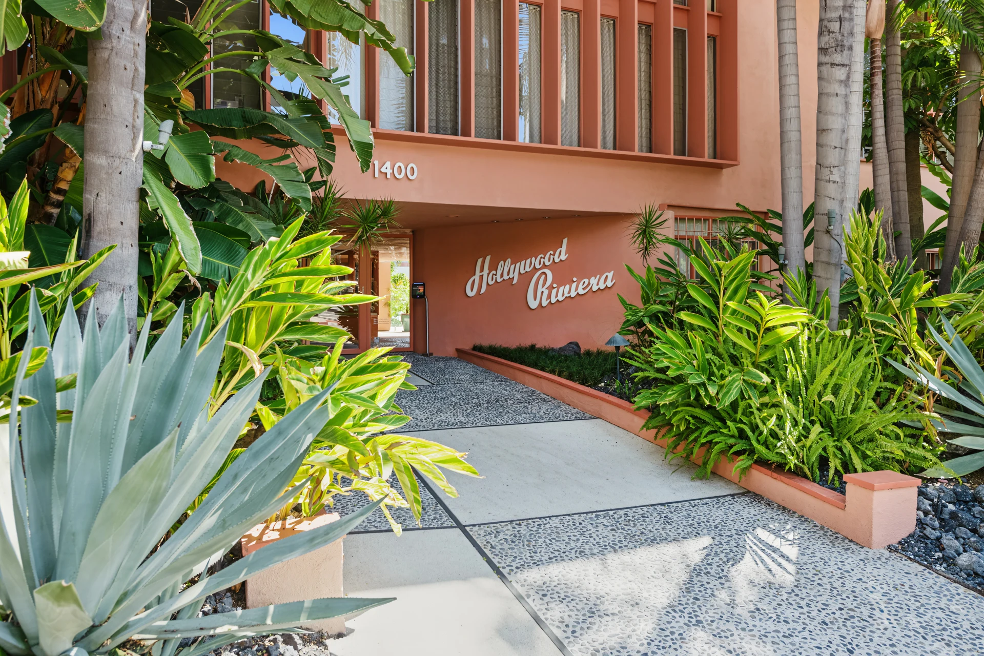 mid-century-edward-fickett-condo-3hi